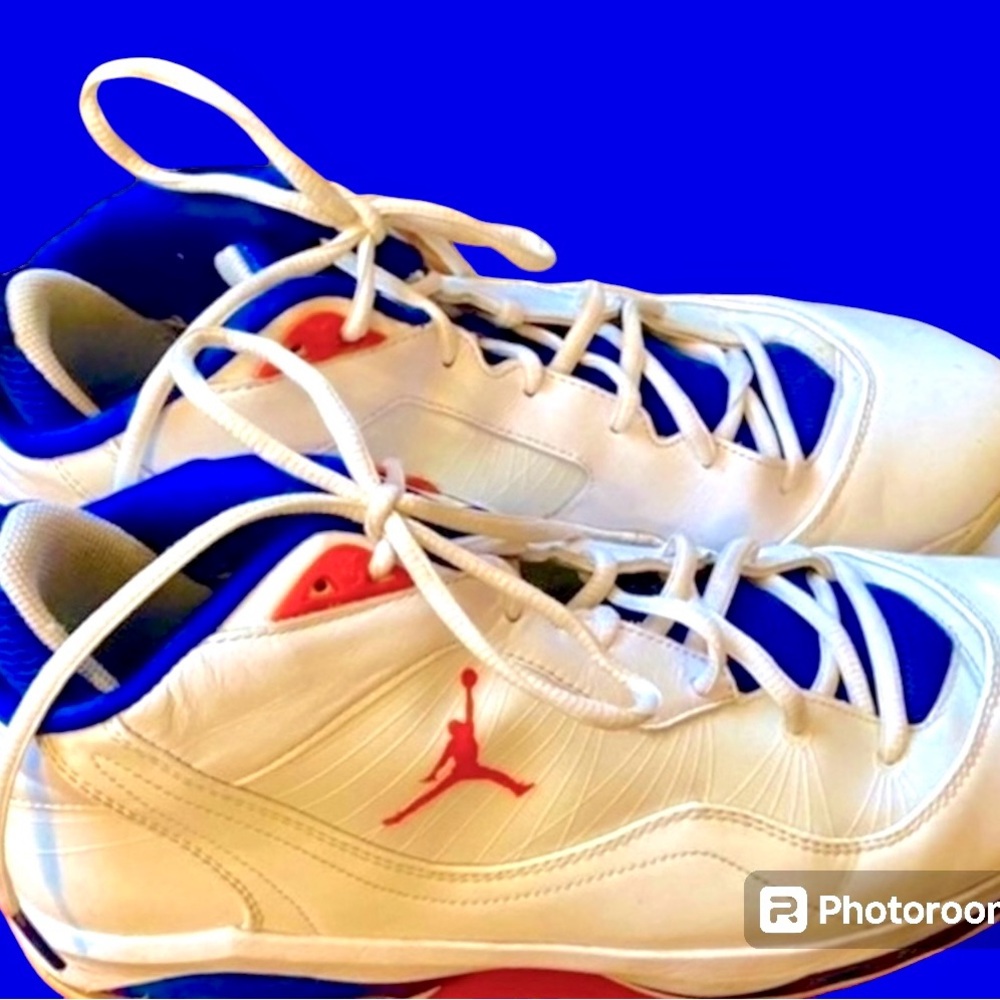 Men’s NIKE Air Jordan Melo Basketball Shoes 469786-106n S 12 Great Condition.
